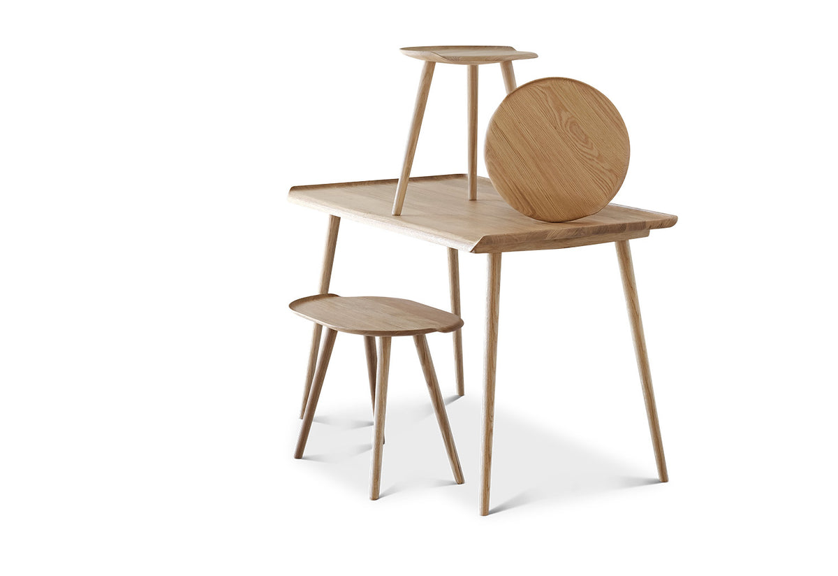 Åkande Stool with 3 Legs, Jonas lyndby jensen, Onecollection