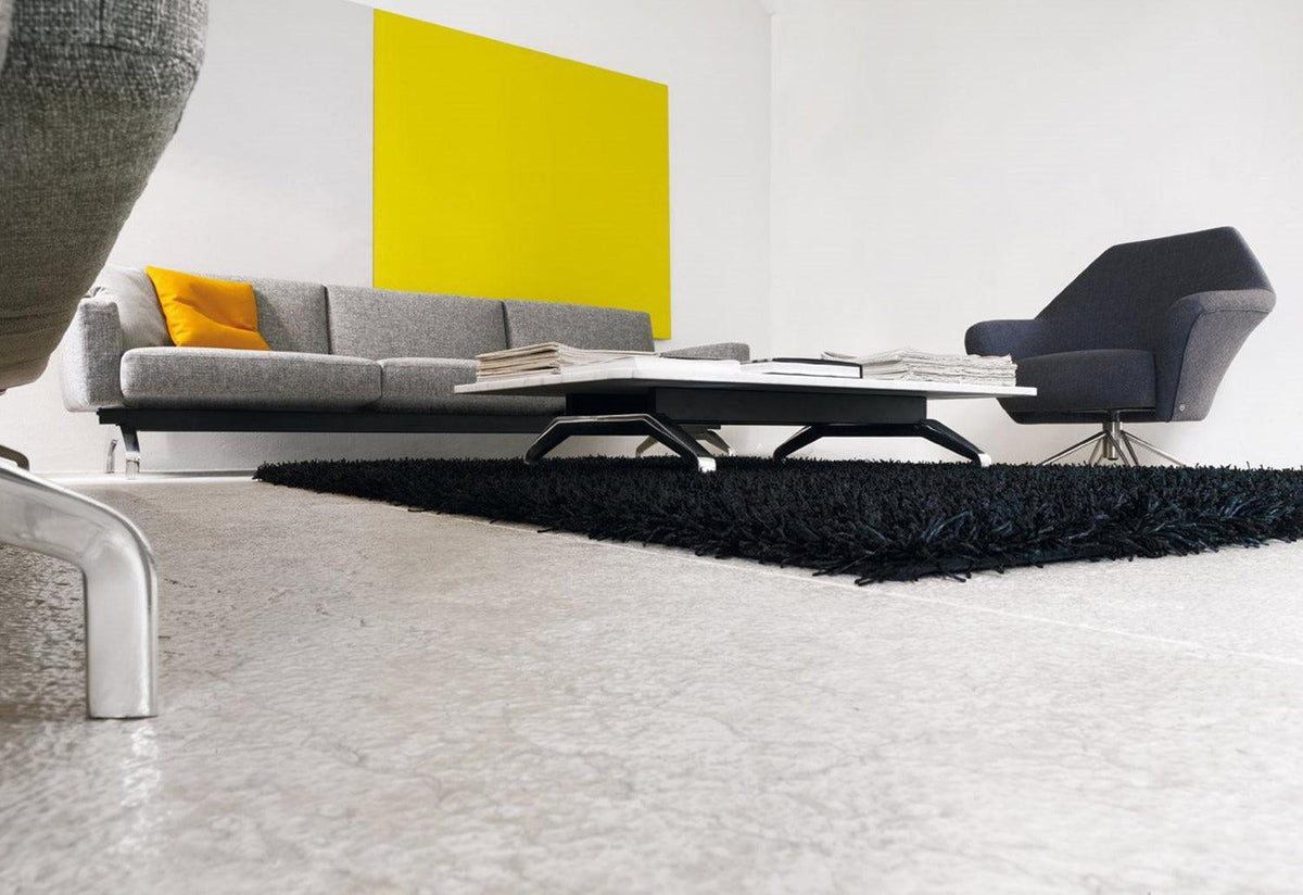 P32 Lounge Chair, Osvaldo borsani, Tecno