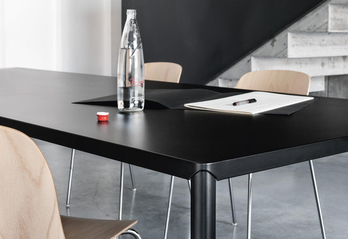 Passe-partout Table, Magis