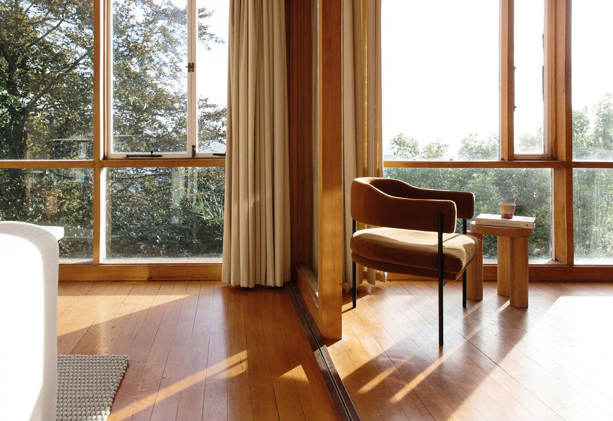 Isabella Chair, Simon james, Resident
