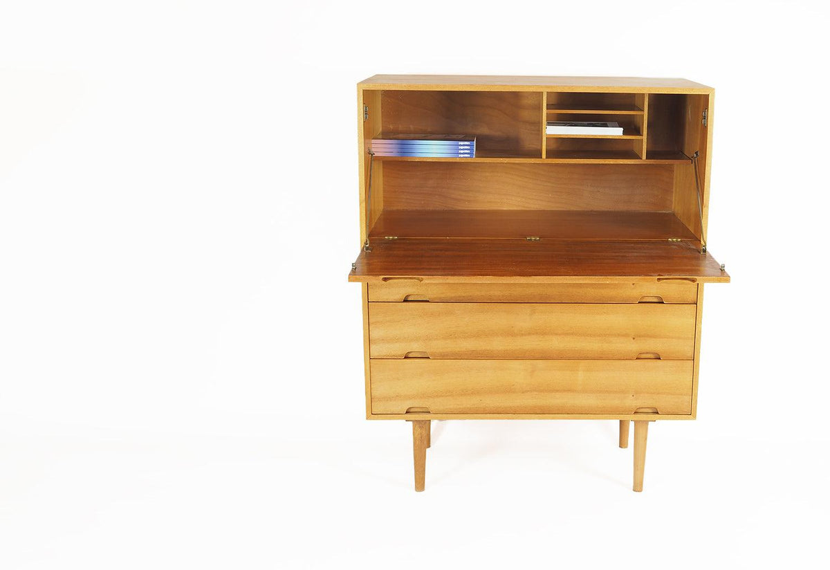 Robin Day Hilleplan desk | 1952