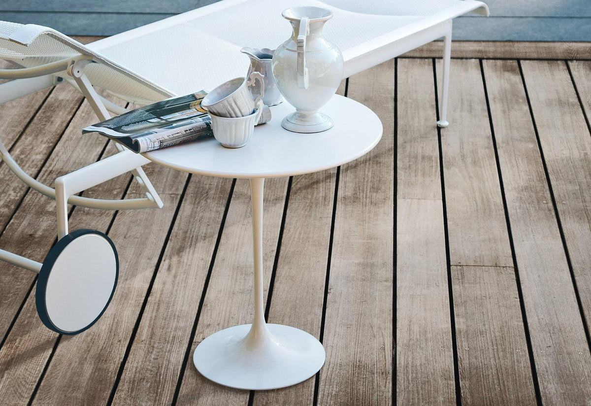 Tulip Outdoor Low Table, Eero saarinen, Knoll