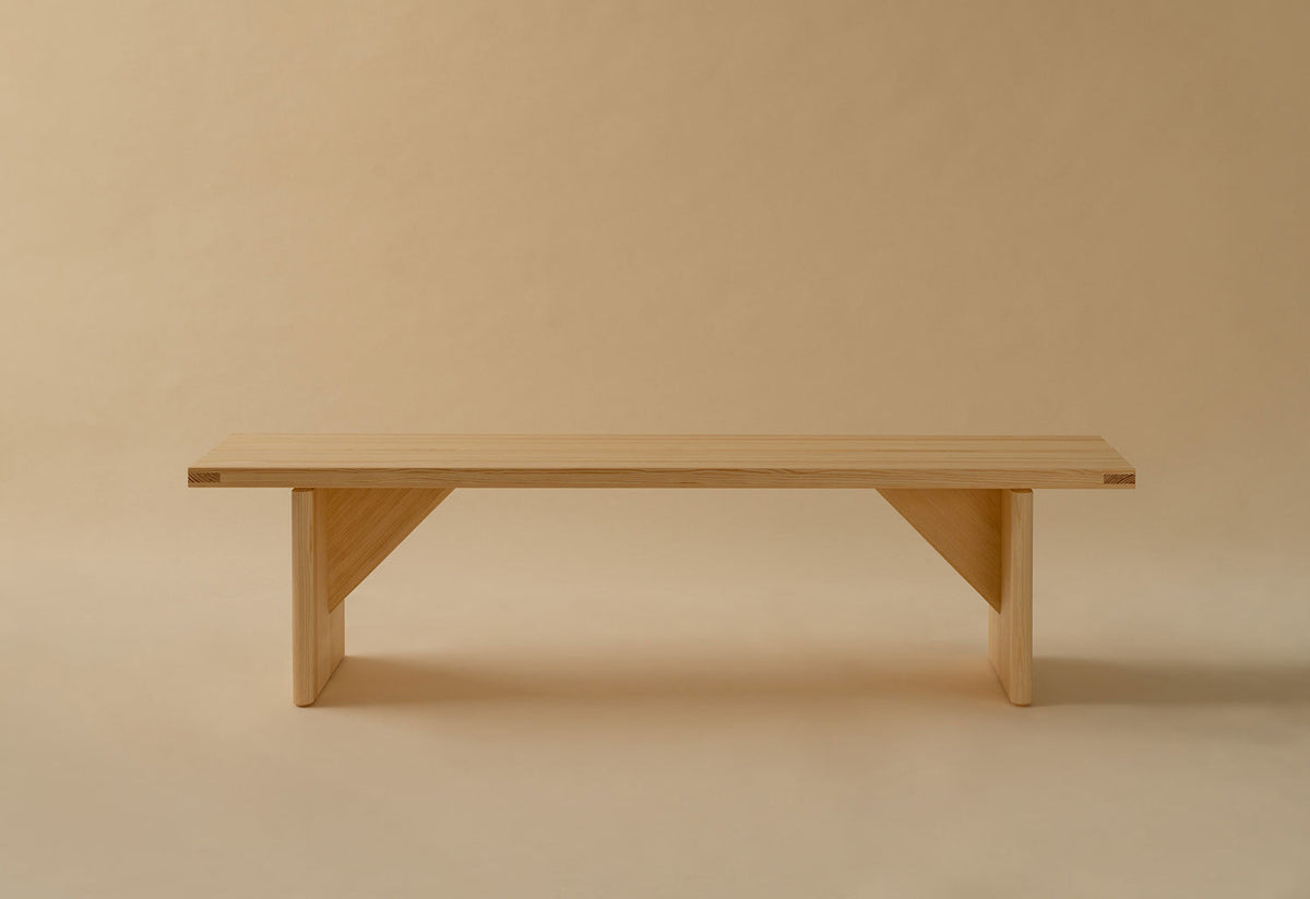 012 Kolmio Bench, Cecilie manz, Vaarnii