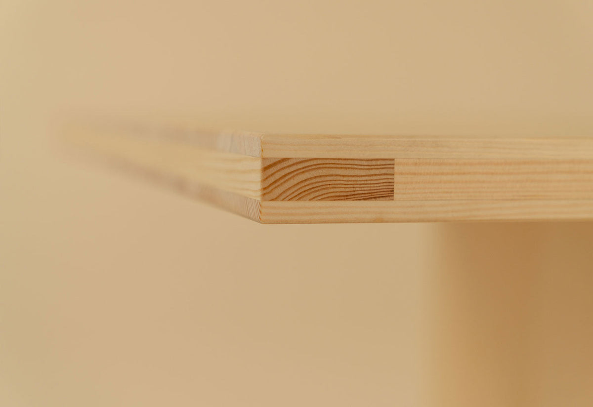 012 Kolmio Bench, Cecilie manz, Vaarnii