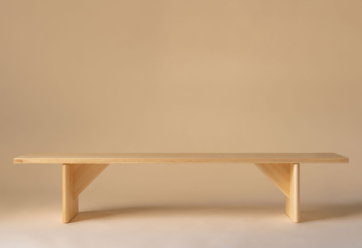 012 Kolmio Bench, Cecilie manz, Vaarnii