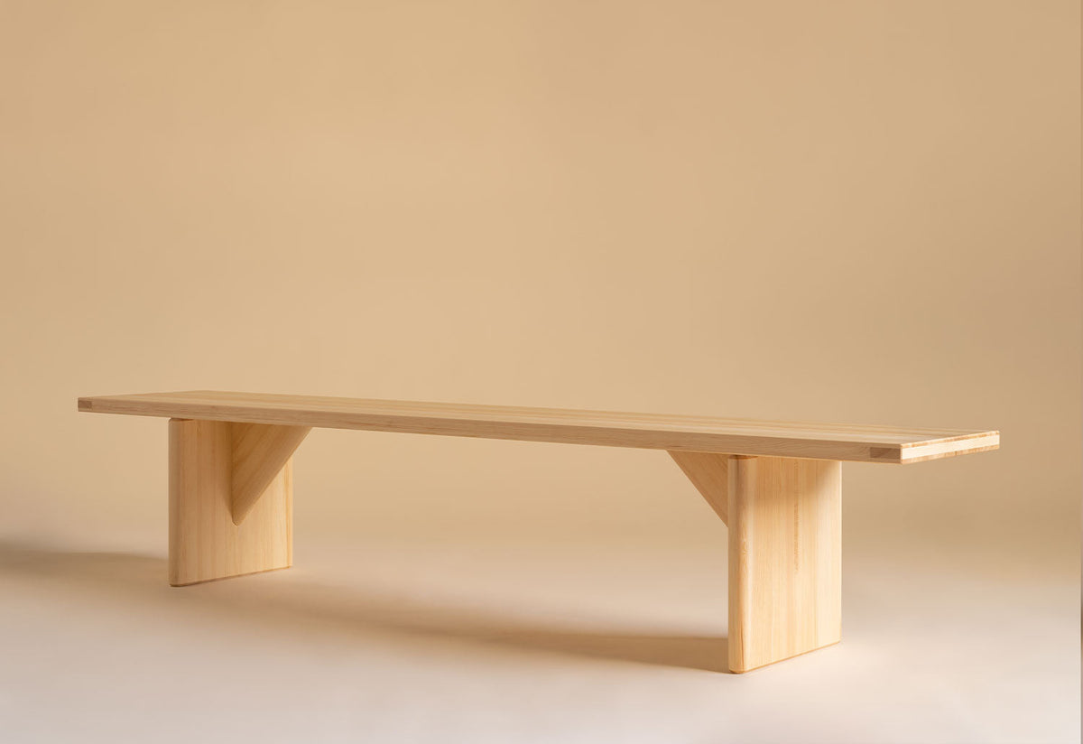 012 Kolmio Bench, Cecilie manz, Vaarnii