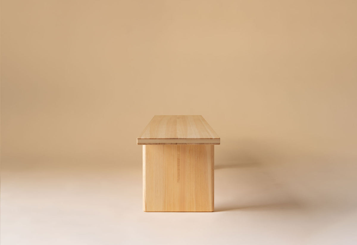 012 Kolmio Bench, Cecilie manz, Vaarnii