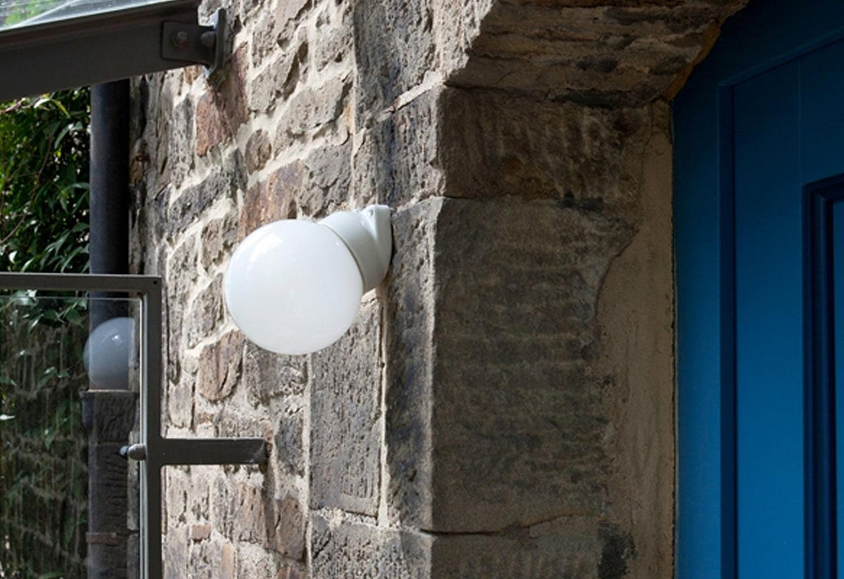 Lisilux Globe Wall Light, Thomas hoof, Thpg