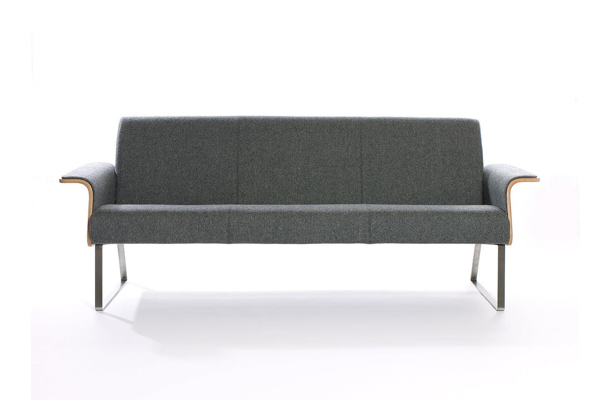 Avian AV3 Sofa, Robin day, Twentytwentyone