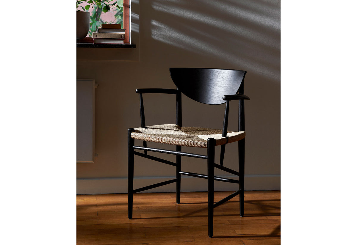 Drawn Armchair, Hvidt and molgaard, Andtradition