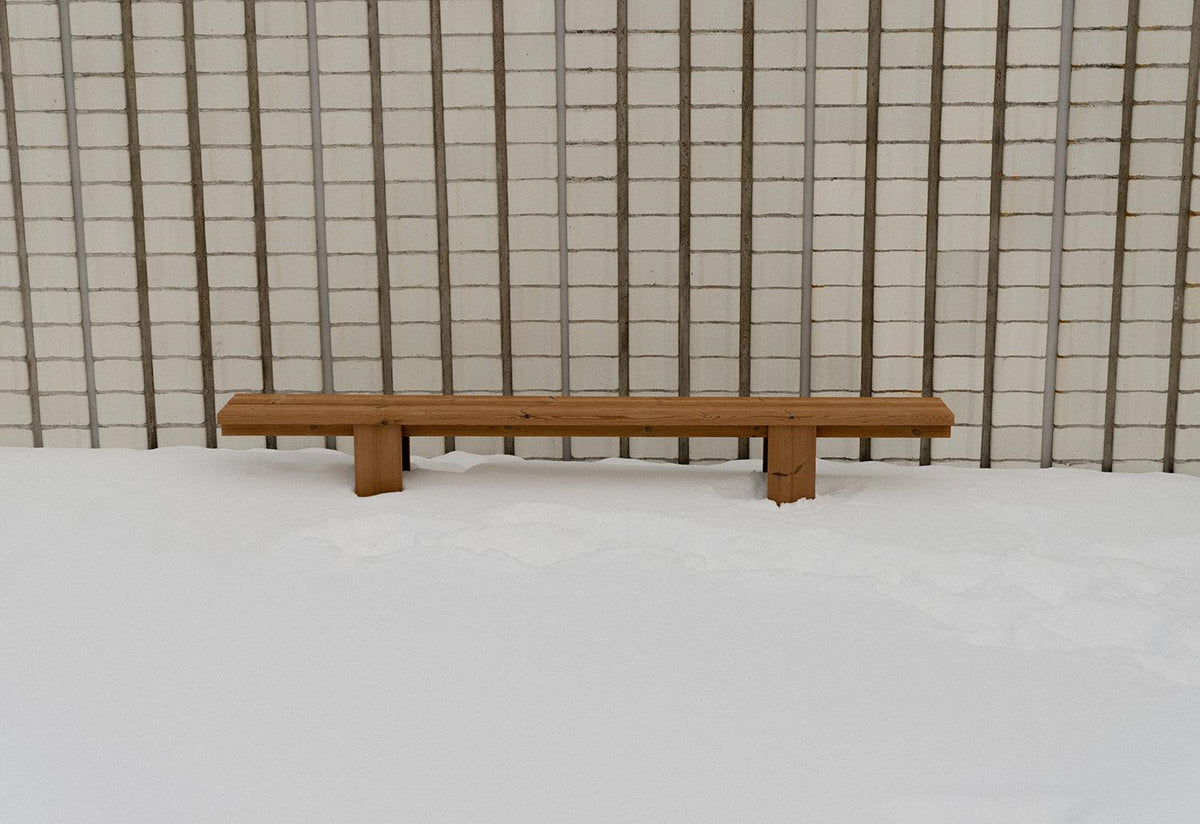 013 Osa Outdoor Bench, Henrik tjaerby, Vaarnii