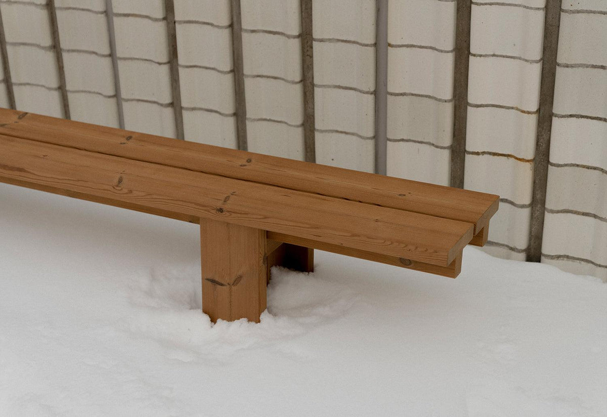 013 Osa Outdoor Bench, Henrik tjaerby, Vaarnii