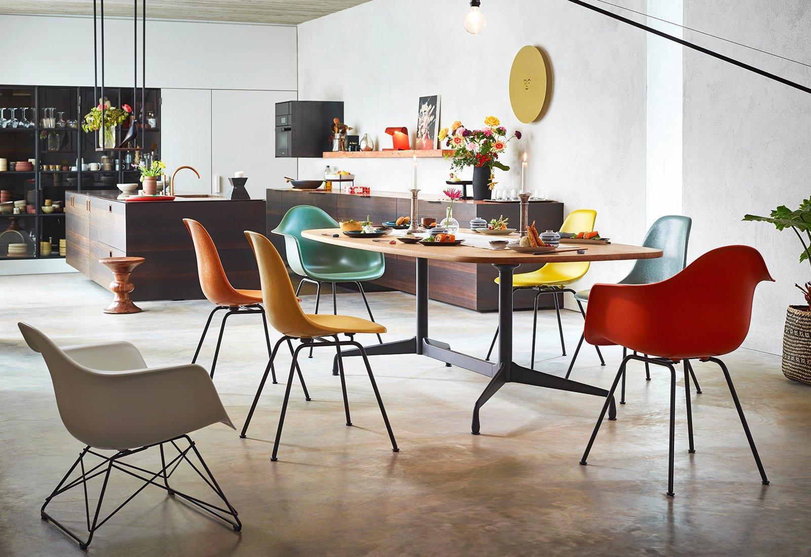 Eames RE DAX Armchair | Upholstered