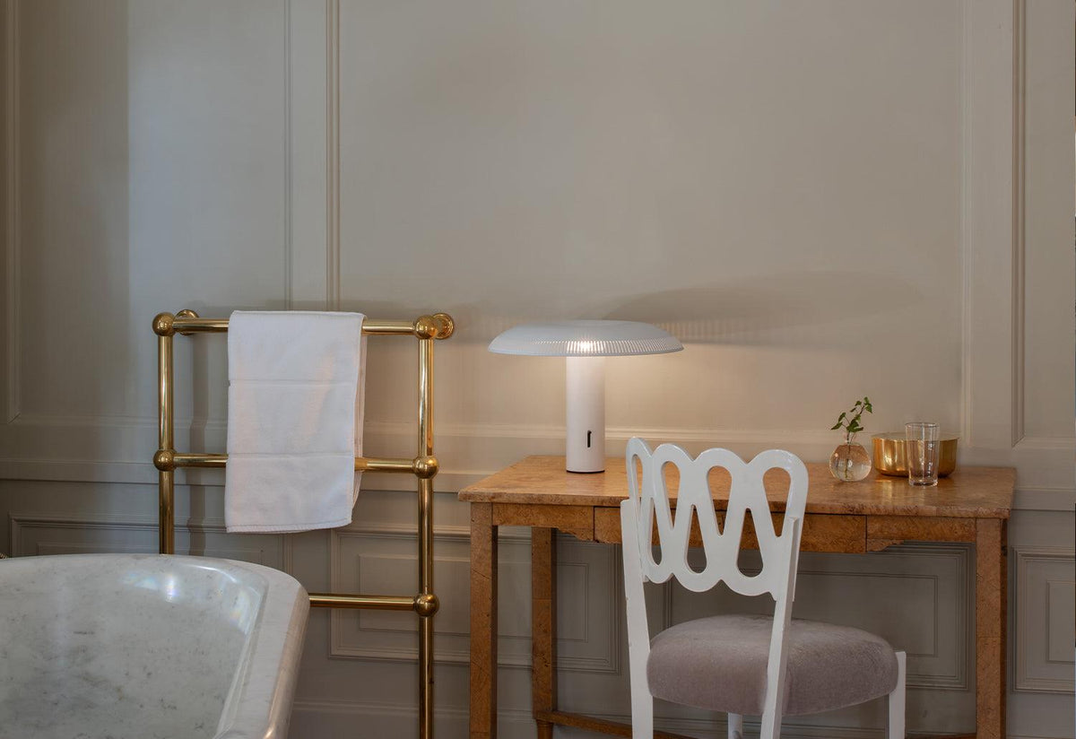 w203 Ilumina Table Lamp, Ilse crawford, Wastberg